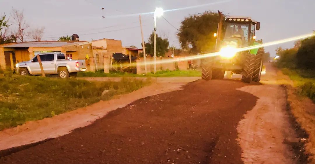 Makallé | Ripio y luces led en calle ex Ruta 16