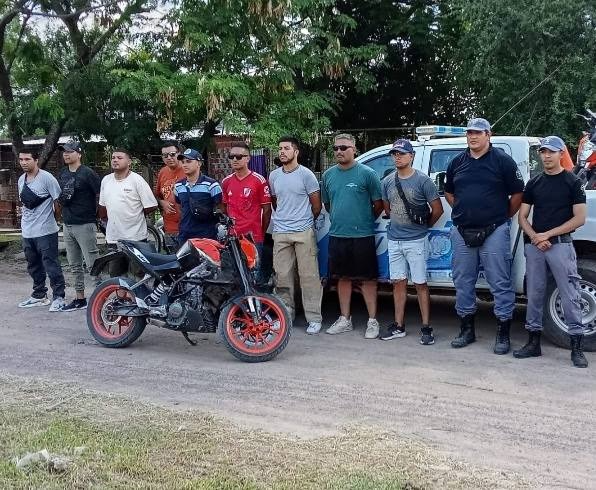 Operativo Relámpago: Recuperan Motocicleta Robada en Resistencia y Enfrentan Resistencia Vecinal