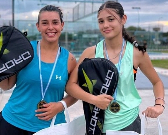 La Escondida celebra: Doble corona femenina en el torneo de pádel del NEA