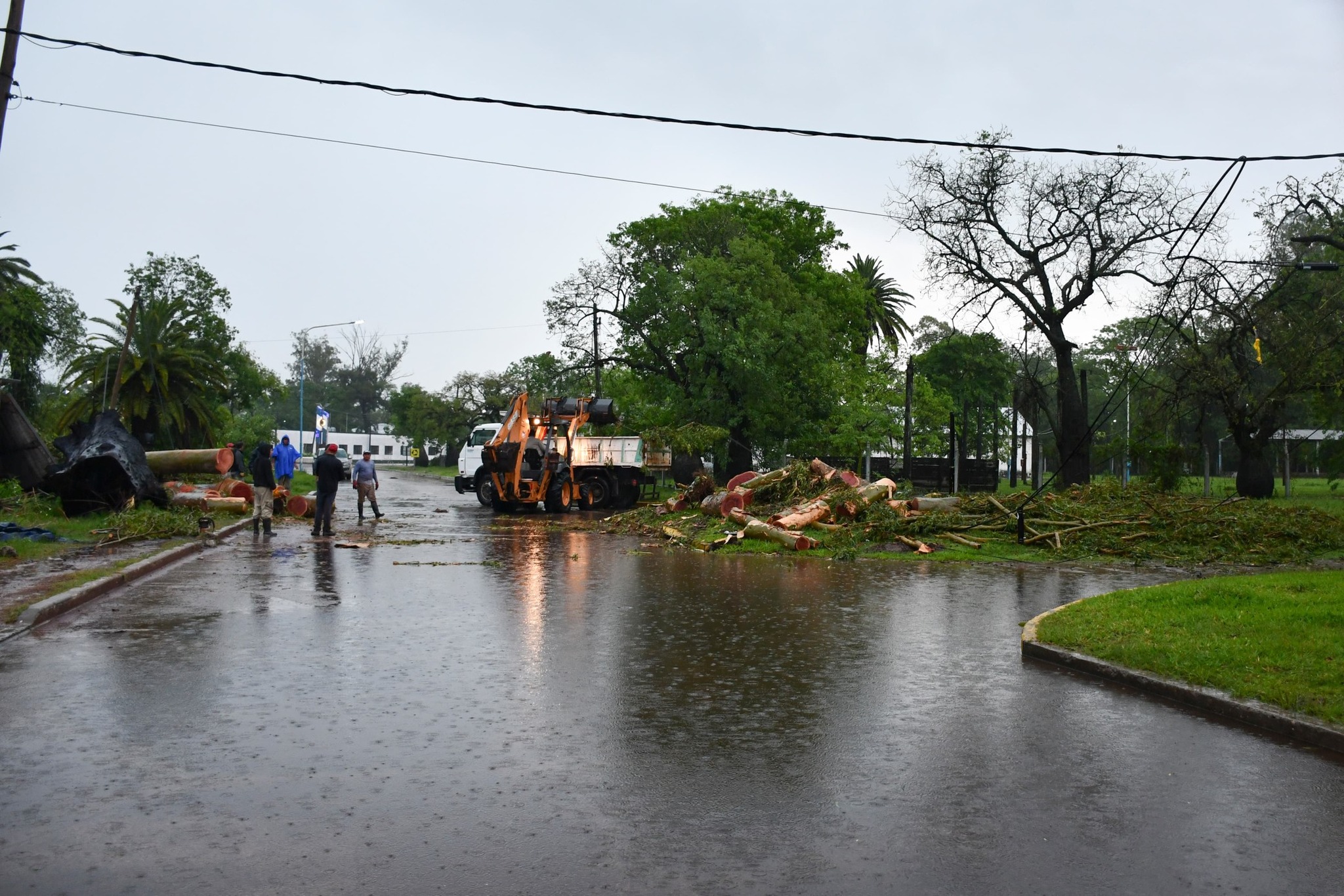 Temporal Azota La Escondida: Intendente Confirma Equipos de Emergencia Activos