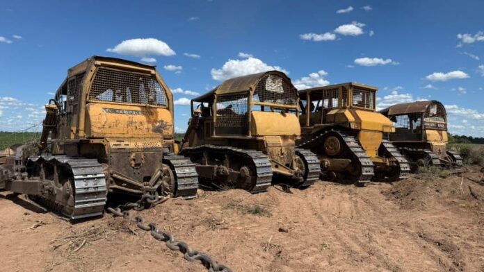 Frenan desmonte ilegal en Chaco y secuestran cuatro topadoras