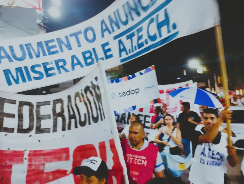 Docentes de Chaco anuncian paro y marcha de antorchas para el lunes