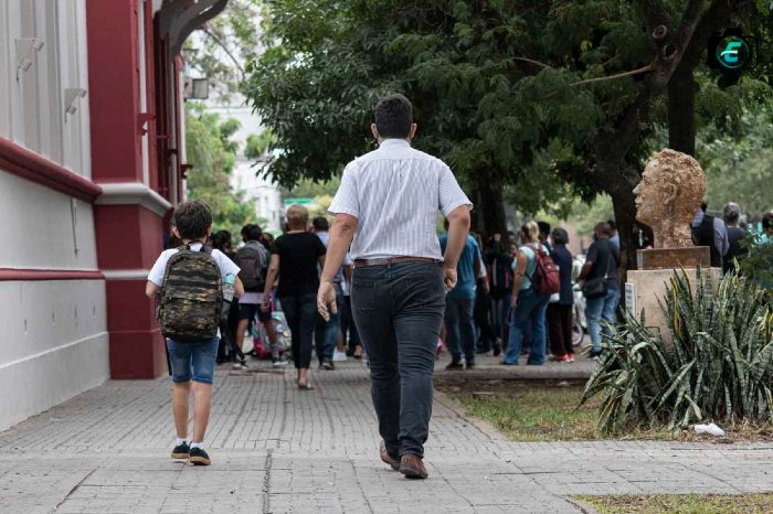 Escuelas sin mochila: aumentan las medidas de seguridad tras amenazas