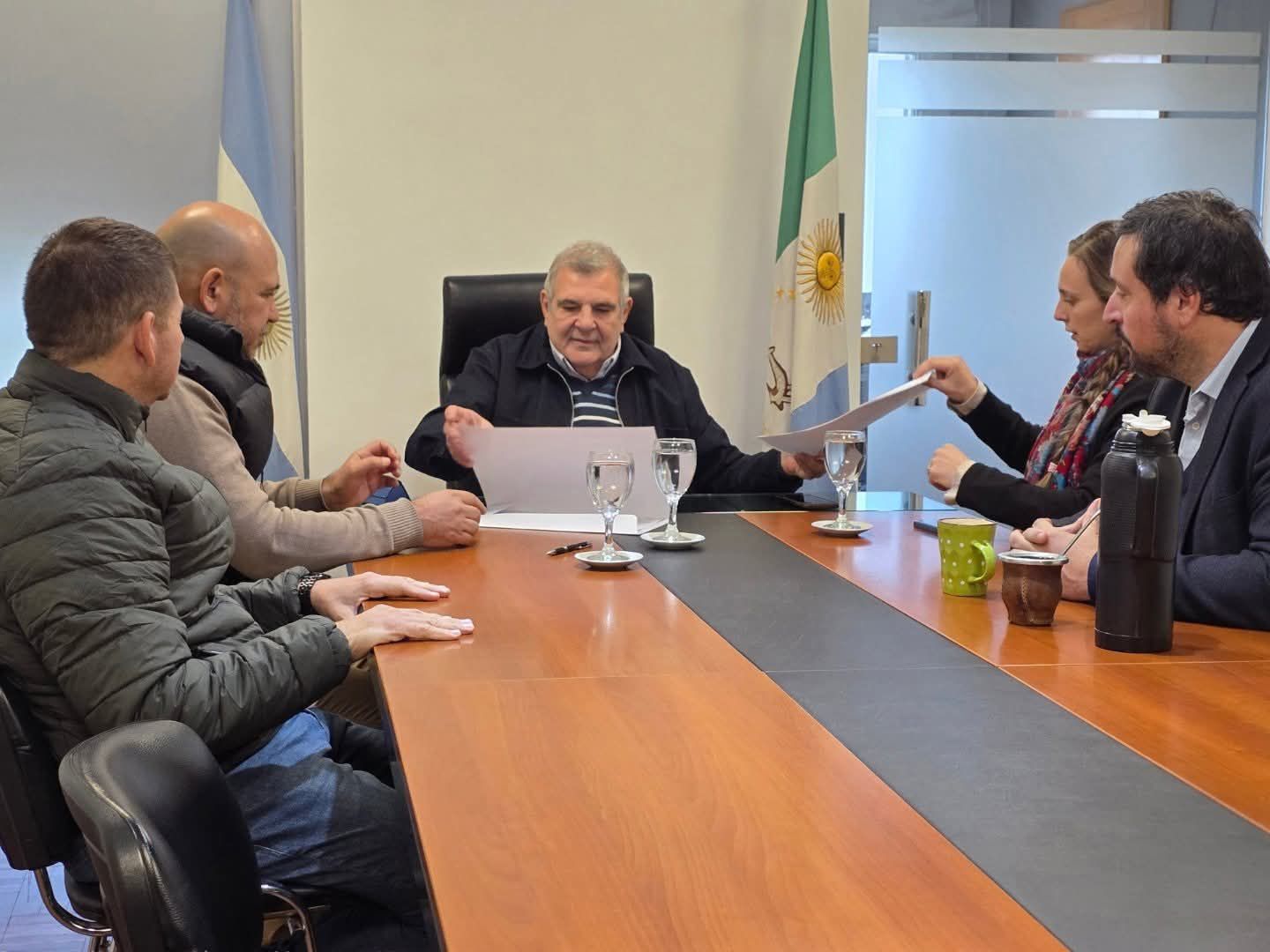 Makallé: avanzan las gestiones para un convenio destinado a mejorar el edificio del Registro Civil Makallé: avanzan las gestiones para un convenio destinado a mejorar el edificio del Registro Civil