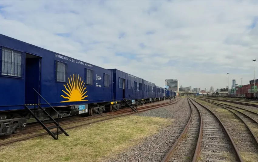 El Gobierno reactivó el Tren 25 de Mayo y arranca su recorrido por Chaco