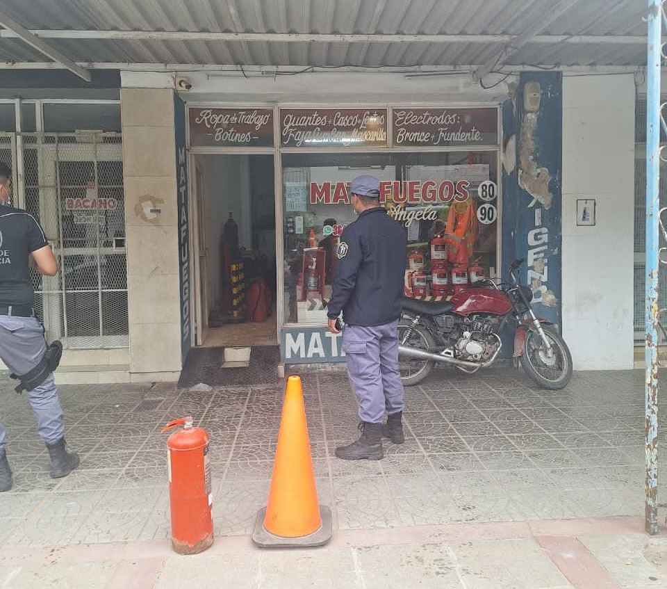 Murió un hombre tras la explosión de un matafuego en Sáenz Peña