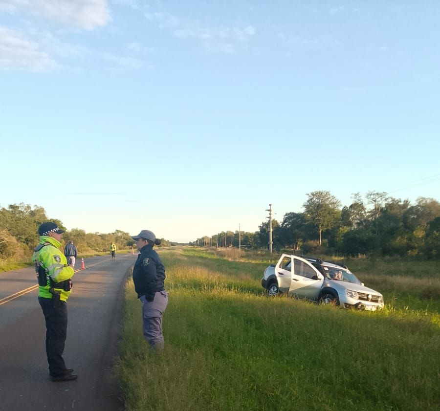 Hallan a un hombre muerto dentro de una camioneta en Ruta 90