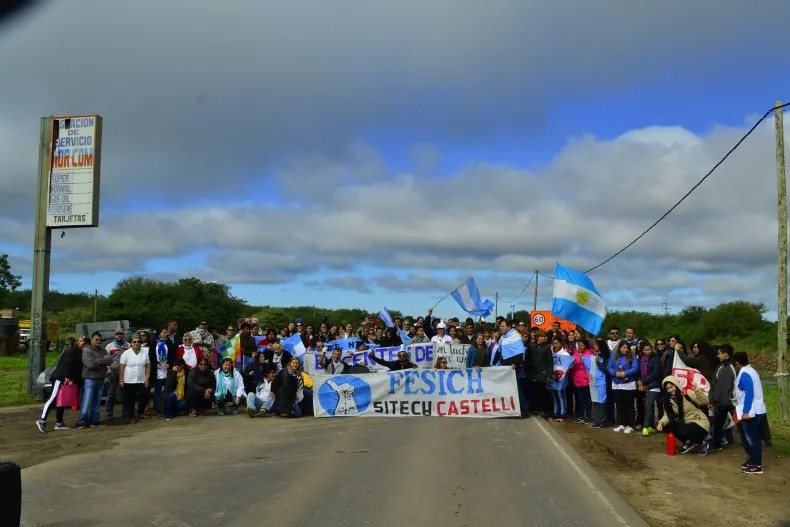 Docentes cruzaron con dureza a Zdero: «Con metáforas no se paga el alquiler ni se llena la heladera» Docentes cruzaron con dureza a Zdero: «Con metáforas no se paga el alquiler ni se llena la heladera»
