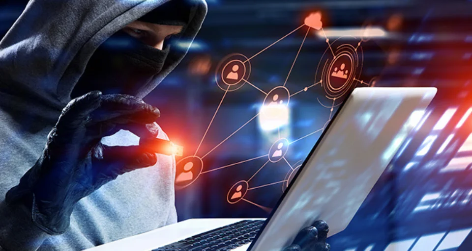 Judiciales | Multan a hombre por hostigamiento digital judicial