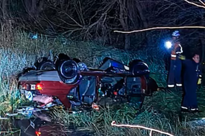 Tragedia en Ruta 9: tres entrerrianos mueren al caer su auto a un arroyo Tragedia en Ruta 9: tres entrerrianos mueren al caer su auto a un arroyo
