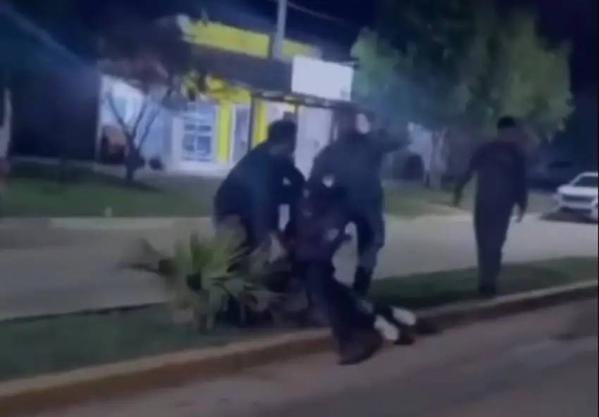 Policiales | Apartan a policía de Santa Sylvina por patear a un detenido