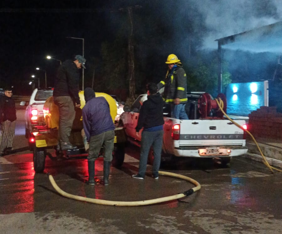Controlan incendio en una panadería de Capitán Solari: cuantiosos daños materiales y sin heridos