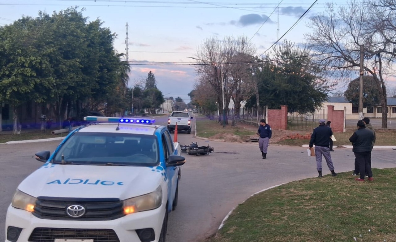 Grave siniestro vial en Makallé: un joven motociclista permanece en estado crítico