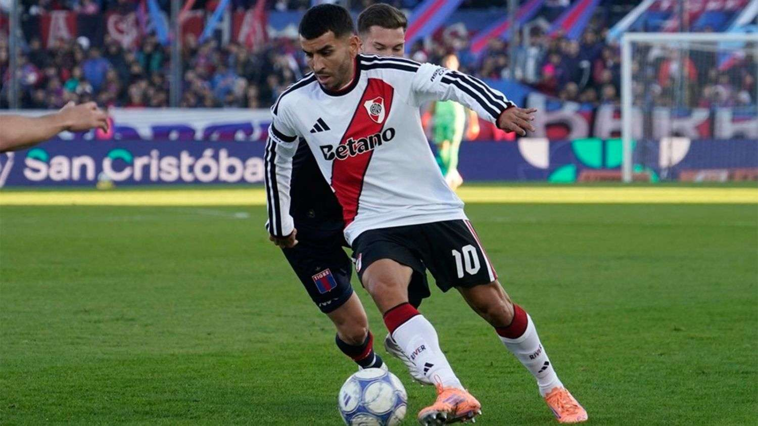 River profundiza su crisis en Victoria: cuarta derrota consecutiva y sequía goleadora frente a Tigre