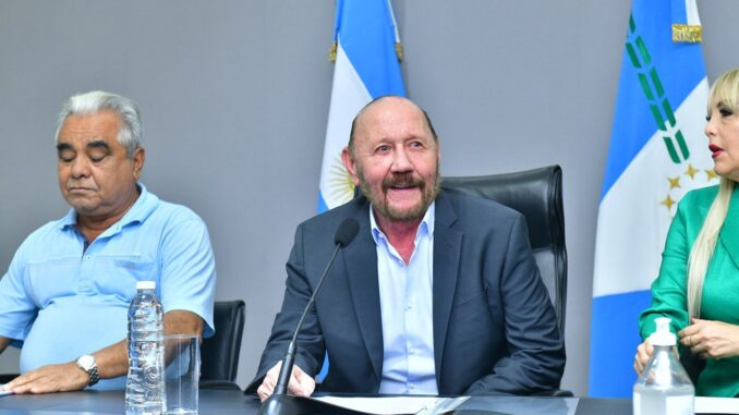 Aumento salarial en Formosa: los estatales recibirán un incremento del 15% y el sueldo mínimo escalará a ,2 millones Aumento salarial en Formosa: los estatales recibirán un incremento del 15% y el sueldo mínimo escalará a ,2 millones