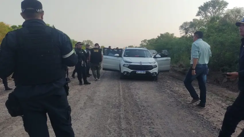 Detienen a un joven tras una persecución policial por el robo de una camioneta en Puerto Tirol