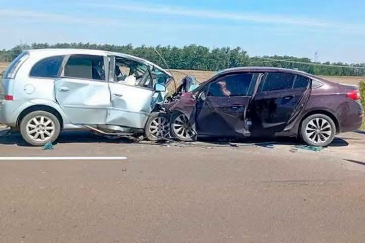 Tragedia en Corrientes: un conductor evadió un control policial y provocó un choque frontal con tres víctimas fatales