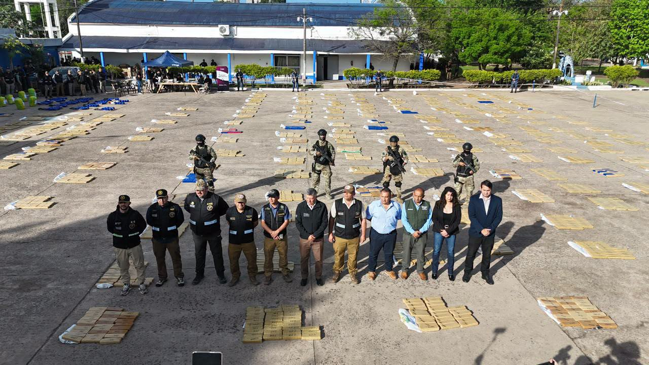 Operativo Carbón Verde: Incautan casi cinco toneladas de marihuana ocultas en un camión robado en Chaco